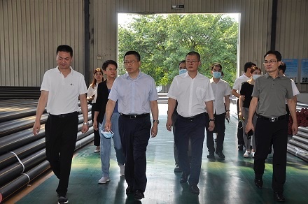 四川省证监局局长唐理斌一行莅临问鼎娱乐调研