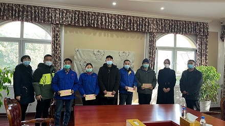 春节送温暖，四川问鼎娱乐股份有限公司慰问困难职工